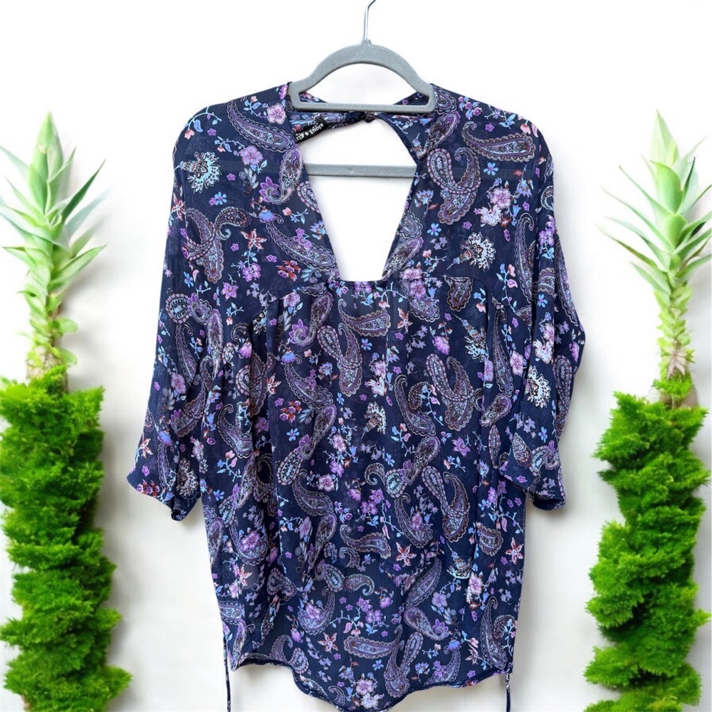 About A Girl Sheer Hi-Lo Blouse Medium